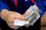 Trường công tự chủ tài chính ở nông thôn, tỉnh lẻ làm tăng gánh nặng cho dân