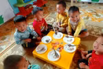 Cấp phát gạo cho học sinh DTTS đồng loạt khiến nhà trường không đủ kho trữ