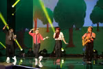 X-Factor: Nhóm nhạc giả gái khiến khán giả "phát cuồng"