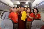 Hành trình thăm VN trên máy bay Vietjet của Đức Pháp Vương Gyalwang Drukpa XII