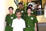 Tình người bạc bẽo khi đất hoá... vàng