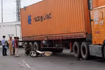 Xe đầu kéo cán chết người trên cầu tử thần