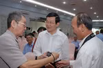 Đừng vì cái ghế mình đang ngồi!
