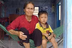 Ngóng chờ người thân trở về từ Philippines