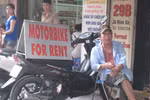 Nghề ngồi mát hốt bạc ở phố cổ