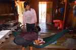 Xót lòng "bùa yêu" tuổi cập kê: Cứ ưng bụng là... cưới