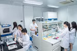 Gánh nặng về tài chính khiến nhiều người học bậc sau đại học phải bỏ ngang