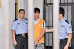 Bắt kẻ hãm hiếp hàng trăm phụ nữ trong 15 năm, chép thành nhật ký 