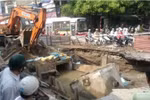 Sạt lở hố công trình, đường Kim Ngưu ùn tắc cục bộ