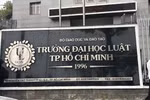 Sinh viên năm nhất Trường ĐH Luật TPHCM bức xúc về học phí, nhà trường nói gì?