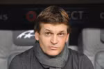 Tito bối rối cắn móng tay nhìn Barca sụp đổ