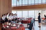 Quản trị khách sạn là ngành thực chiến, muốn làm tốt phải có trình độ ngoại ngữ