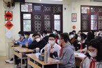 Thầy cô và học sinh Hà Nội hào hứng trong ngày đầu tiên trở lại trường 