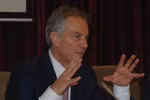 Cựu Thủ tướng Tony Blair chia sẻ thành công với sinh viên ngoại giao