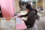 Cô học trò nghèo dân tộc Thái và ước mơ làm bác sĩ để mong cứu mẹ khỏi bạo bệnh
