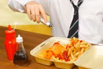 Ăn mặn: Thói quen nguy hiểm cho tim