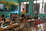 Giáo viên và tháng lương ngày Tết