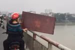Ném bỏ đồ thờ, tổ tiên nào phù hộ!