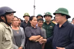Khẩn cấp ứng phó với bão số 14 tại miền Trung
