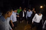 Thủ tướng lội nước kiểm tra công tác khắc phục hậu quả bão số 12
