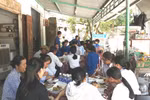 Bữa cơm trưa thiện nguyện của Đoàn Thanh niên trường Bùi Dục Tài