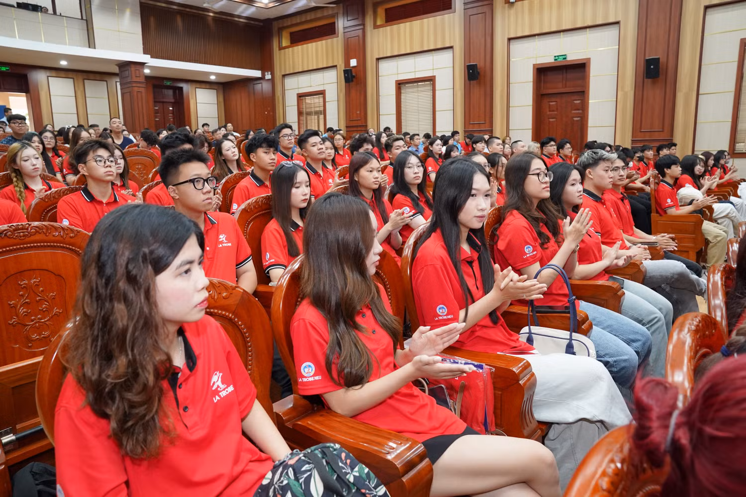 hmt09013-1.jpg