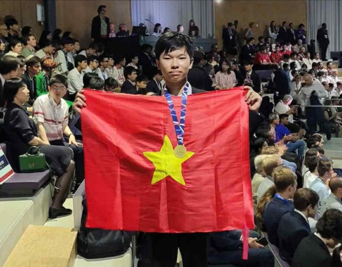 Em Nguyễn Thế Quân đã xuất sắc giành Huy chương Vàng cuộc thi Olympic Vật lý Quốc tế (IPhO) năm 2025. Ảnh: NVCC 4cb9ddc8-57db-4e76-9f4b-71748d6363d0-2555.jpg