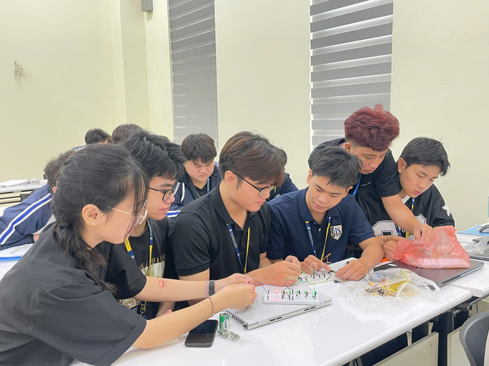 Ảnh minh hoạ: website Trường Đại học Quốc tế (Đại học Quốc gia Hà Nội) anh-1-1536x1152.png