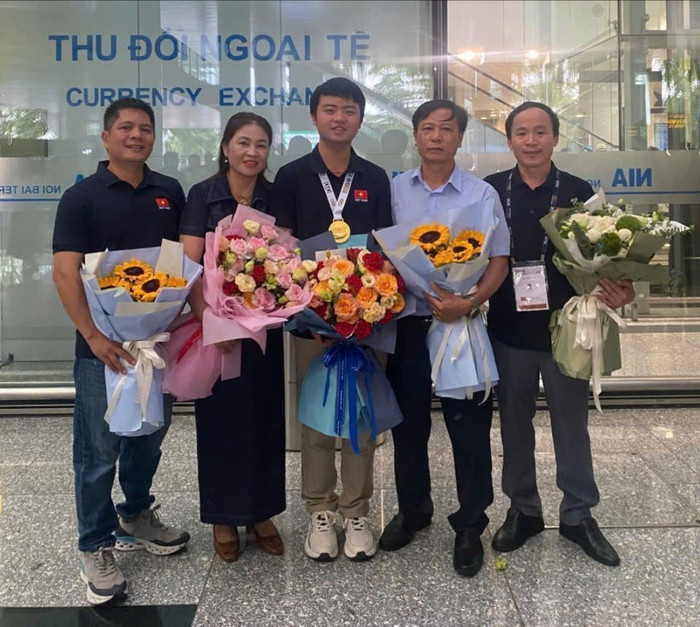 Gia đình luôn là niềm động lực giúp Trọng Khải tự tin theo đuổi ước mơ của mình. Ảnh: NVCC z6831019723011-ed783623bb163e693820973576dac953-4899.jpg