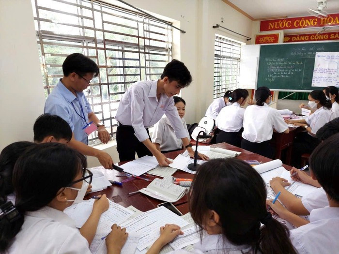 Học sinh Trường Trung học phổ thông Cây Dương (xã Hiệp Hưng, thành phố Cần Thơ). Ảnh: Nhân vật từng cung cấp image-1.jpg