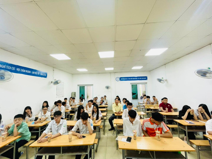 Học sinh Trường Trung học phổ thông Văn Lang (phường Văn Miếu - Quốc Tử Giám, Hà Nội). Ảnh: website nhà trường 520142751-1203955641748702-4395094446276459392-n.jpg