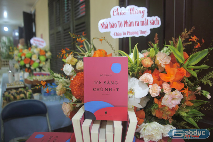 Cuốn sách "10h sáng Chủ Nhật" của Nhà báo Tô Phán. gdvn-z6999964882461-8f5070207191d7df82812b4fca60d6c8.jpg