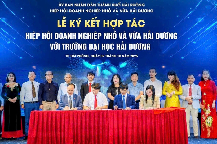 Nhà trường tăng cường hợp tác với doanh nghiệp để giúp sinh viên trau dồi kỹ năng thực tiễn. Ảnh: NTCC z7129924109873-ea444b79126b039a68d2b221de79b2de.jpg