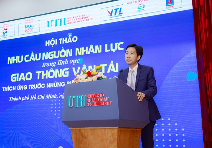 Phó Giáo sư, Tiến sĩ Nguyễn Tiến Thuỷ - Bí thư Đảng ủy, Chủ tịch Hội đồng trường Trường Đại học Giao thông vận tải Thành phố Hồ Chí Minh. (Ảnh: website nhà trường) ts-nguyen-tien-thuy-quyen-chu-tich-hoi-dong-truong-phat-bieu-khai-mac-1.jpg