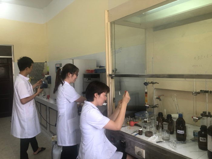 Định hướng hình thành các nhóm nghiên cứu lớn, liên ngành, nhằm theo đuổi các mục tiêu nghiên cứu lớn hơn, có khả năng ứng dụng thực tiễn cao hơn. (Ảnh minh hoạ: Cổng thông tin điện tử Viện Hàn Lâm Khoa học và Công nghệ Việt Nam) anh-ncvienhoahoc1.jpg