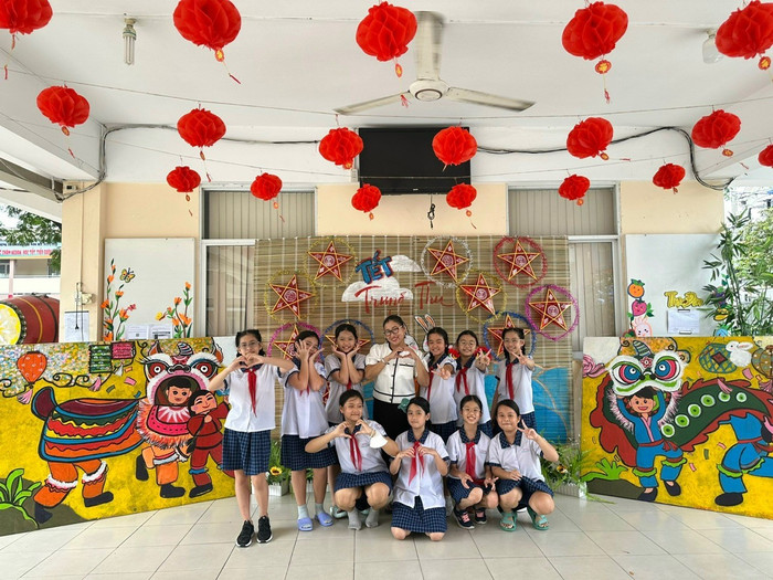 Mô hình "Cùng em đọc sách" do cô Thủy sáng lập đang dần được lan tỏa rộng rãi sau 4 năm triển khai. Ảnh: NVCC z6879576709596-942bf34030192ccc85bff6f52f60aefb.jpg