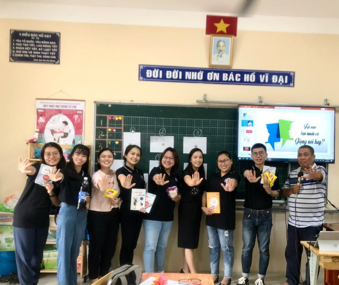 Các giáo viên tham gia giảng dạy mô hình này thường xuyên tổ chức buổi tập huấn, nâng cao chuyên môn. Ảnh: NVCC z6879577621200-9b940f80578a9cde15f39e3c176ace2b.jpg