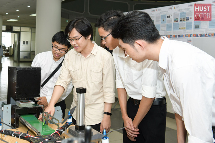 Sinh viên Đại học Bách Khoa Hà Nội được tạo điều kiện về cơ sở vật chất, trang thiết bị hiện đại để thực hành. Ảnh: website nhà trường 20220614-dsc-666363086229844.jpg