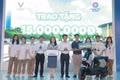 Học sinh Hà Nội thích thú lái thử xe máy điện VinFast, góp phần lan tỏa lối sống xanh