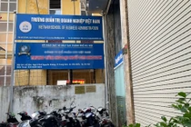 "Trường quản trị doanh nghiệp VN" xưng nhà trường nhưng không phải CSGD gây băn khoăn