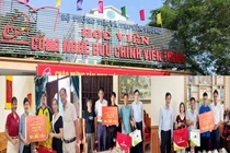 Thí sinh được đại diện trường ĐH đến tận nhà tặng học bổng Tài năng tới 500 triệu