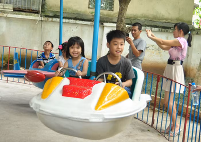 Khi các bạn được đi vui chơi cùng với người thân, gia đình...