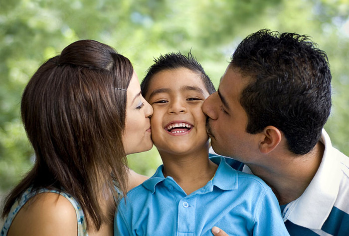 Khi các bạn có nụ cười rạng rỡ bên gia đình thân yêu của mình....