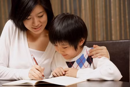 Khi các bạn được bên mẹ với những nụ cười yêu thương...