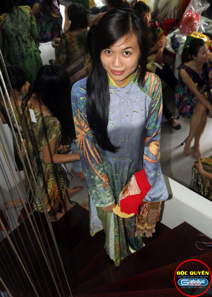 Một chút dịu dàng trước trang phục mới. Trao giải Nữ sinh trong mơ mở màn 1 tuần hoạt động xã hội ý nghĩa // Lễ trao giải Nữ sinh trong mơ qua ảnh Một chút dịu dàng trước trang phục mới. Trao giải Nữ sinh trong mơ mở màn 1 tuần hoạt động xã hội ý nghĩa // Lễ trao giải Nữ sinh trong mơ qua ảnh