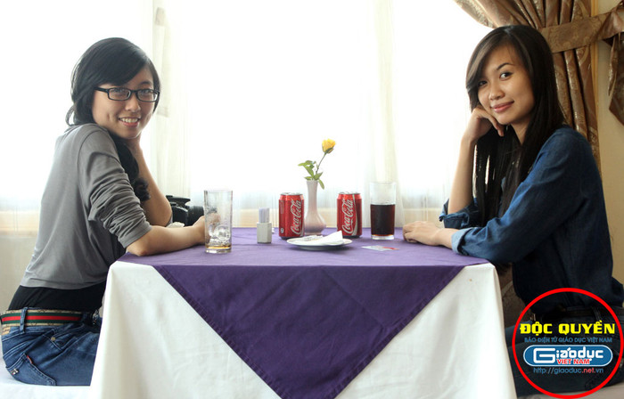 Ngay đầu giờ chiều khi đặt chân đến Hà Nội, Phương Thảo và Nguyên Tâm đã có buổi trưa trò chuyện tại khách sạn. Trao giải Nữ sinh trong mơ mở màn 1 tuần hoạt động xã hội ý nghĩa // Lễ trao giải Nữ sinh trong mơ qua ảnh Ngay đầu giờ chiều khi đặt chân đến Hà Nội, Phương Thảo và Nguyên Tâm đã có buổi trưa trò chuyện tại khách sạn. Trao giải Nữ sinh trong mơ mở màn 1 tuần hoạt động xã hội ý nghĩa // Lễ trao giải Nữ sinh trong mơ qua ảnh