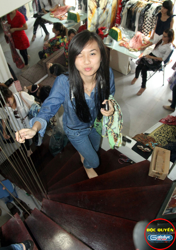 Phút tinh nghịch của Nữ sinh trong mơ Hồ Thị Phương Thảo. Trao giải Nữ sinh trong mơ mở màn 1 tuần hoạt động xã hội ý nghĩa // Lễ trao giải Nữ sinh trong mơ qua ảnh Phút tinh nghịch của Nữ sinh trong mơ Hồ Thị Phương Thảo. Trao giải Nữ sinh trong mơ mở màn 1 tuần hoạt động xã hội ý nghĩa // Lễ trao giải Nữ sinh trong mơ qua ảnh