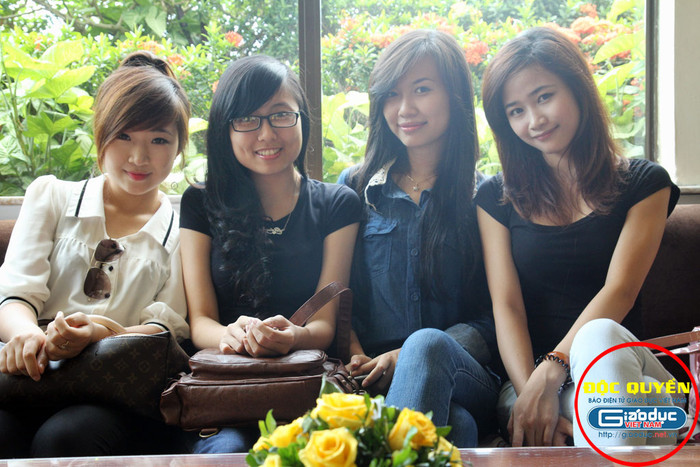 Các nữ sinh tham dự cuộc thi rất vui và háo hức khi lần đầu tiên được gặp nhau. Trao giải Nữ sinh trong mơ mở màn 1 tuần hoạt động xã hội ý nghĩa // Lễ trao giải Nữ sinh trong mơ qua ảnh Các nữ sinh tham dự cuộc thi rất vui và háo hức khi lần đầu tiên được gặp nhau. Trao giải Nữ sinh trong mơ mở màn 1 tuần hoạt động xã hội ý nghĩa // Lễ trao giải Nữ sinh trong mơ qua ảnh