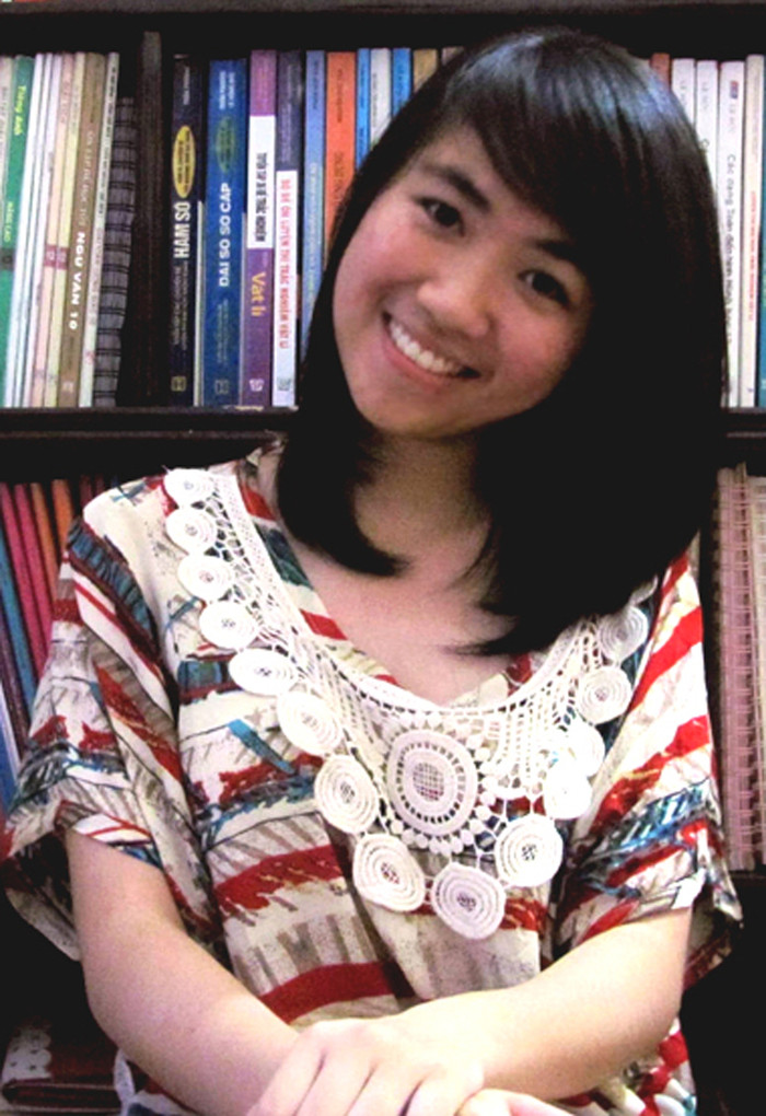 Nguyễn Thảo Ngọc quê ở Phúc Yên (Vĩnh Phúc) là thủ khoa khối D, ĐH Ngoại thương Hà Nội với số điểm mỹ mãn: Toán 10, Văn 9 và tiếng Anh 9. Ngọc tâm sự "Em học chủ yếu nghe thầy cô giảng, làm bài tập nhiều chứ không hề có bí quyết gì đặc biệt. Em học với niềm đam mê cho dù đó là môn học nào, và em nghĩ nếu được làm một việc mình thích thì hiệu quả sẽ khác hẳn so với việc mà mình không mấy hứng thú". >> NHỮNG HOTGIRL TỪNG ĐỖ THỦ KHOA ĐẠI HỌC