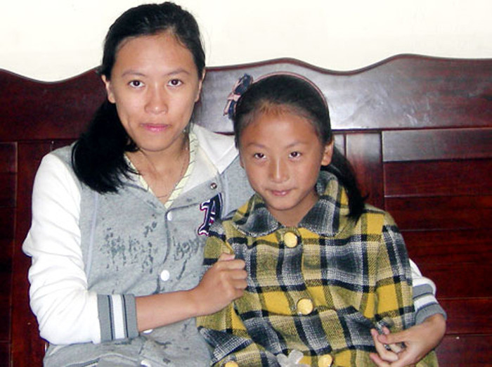 Nguyễn Kim Phượng là thủ khoa đạt điểm tuyệt đối ĐH Y Dược TP.HCM (30 điểm). Trong suốt những năm học phổ thông, Phượng ít khi thức khuya học bài mà có thói quen đi ngủ trước 9h tối để có sức khỏe và tâm trạng thoải mái tiếp thu bài ở lớp. >> NHỮNG HOTGIRL TỪNG ĐỖ THỦ KHOA ĐẠI HỌC